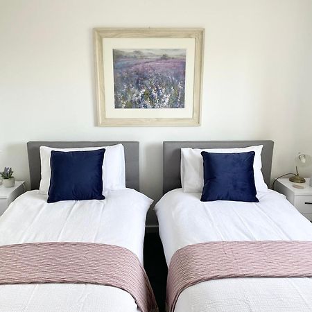 Comfortable And Spacious Superb Holiday Home In Llanelli, Dog Friendly Kültér fotó