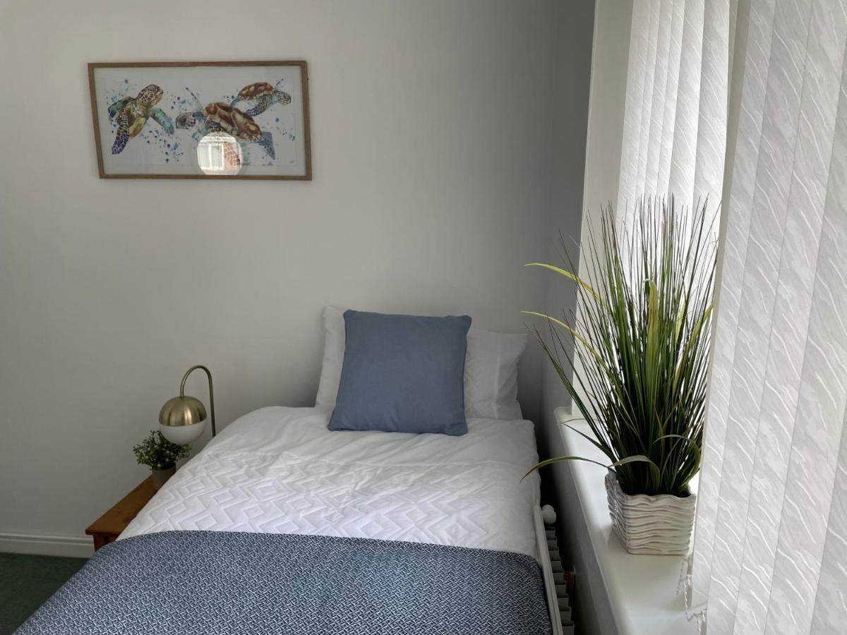 Comfortable And Spacious Superb Holiday Home In Llanelli, Dog Friendly Kültér fotó
