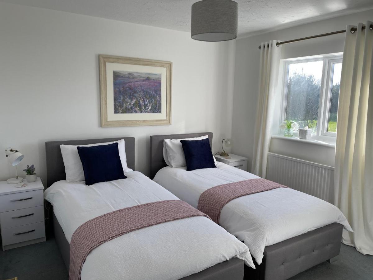 Comfortable And Spacious Superb Holiday Home In Llanelli, Dog Friendly Kültér fotó
