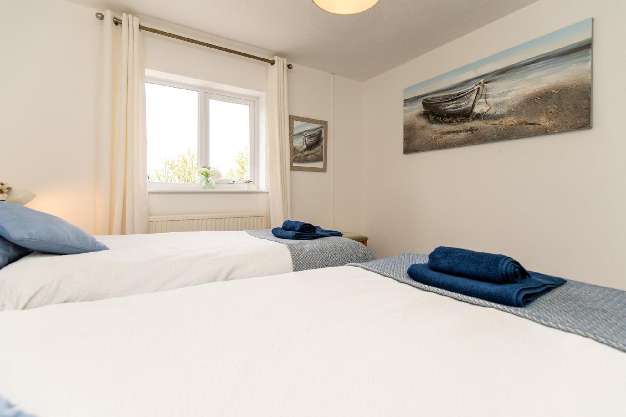 Comfortable And Spacious Superb Holiday Home In Llanelli, Dog Friendly Kültér fotó