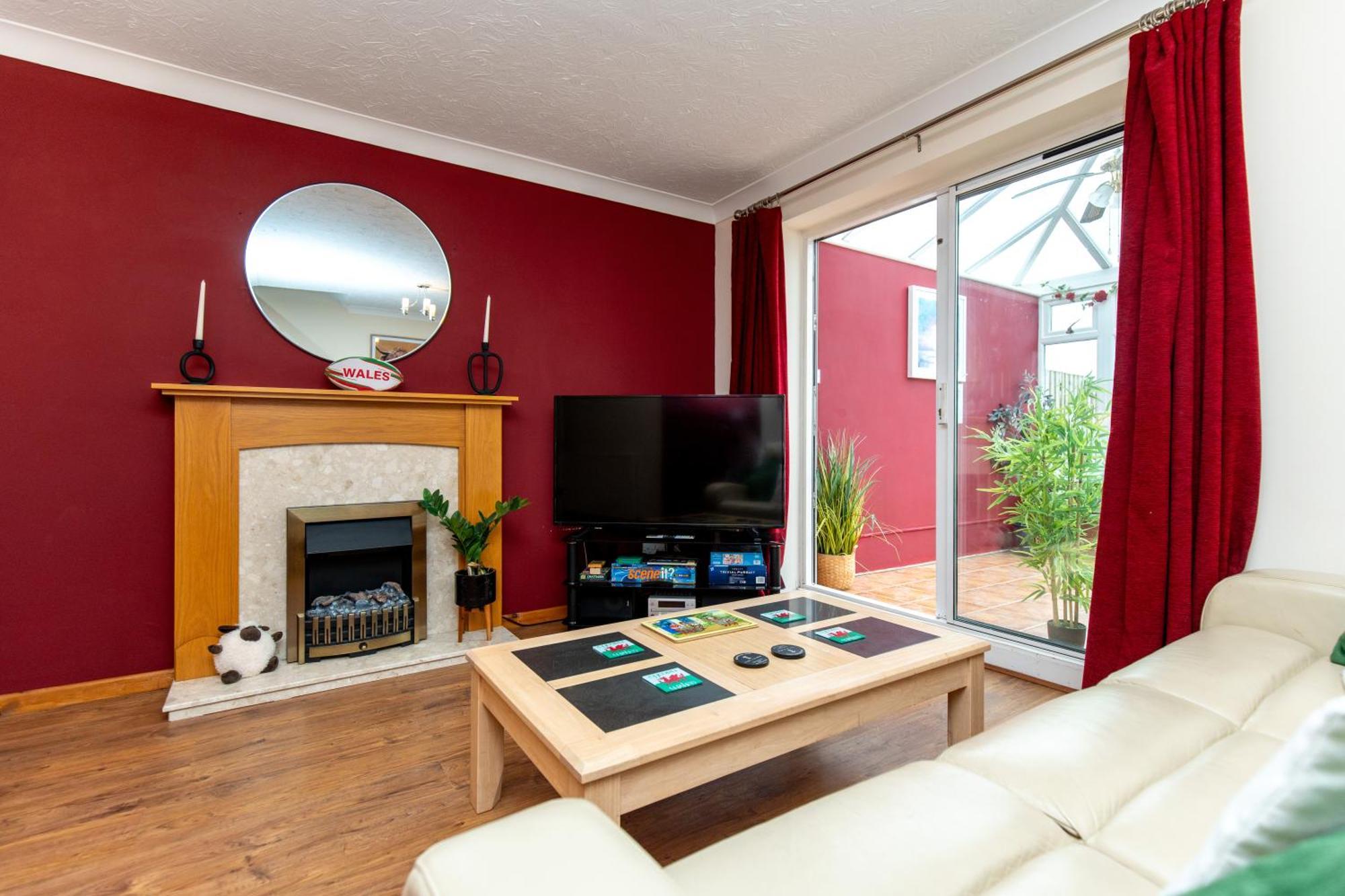 Comfortable And Spacious Superb Holiday Home In Llanelli, Dog Friendly Kültér fotó