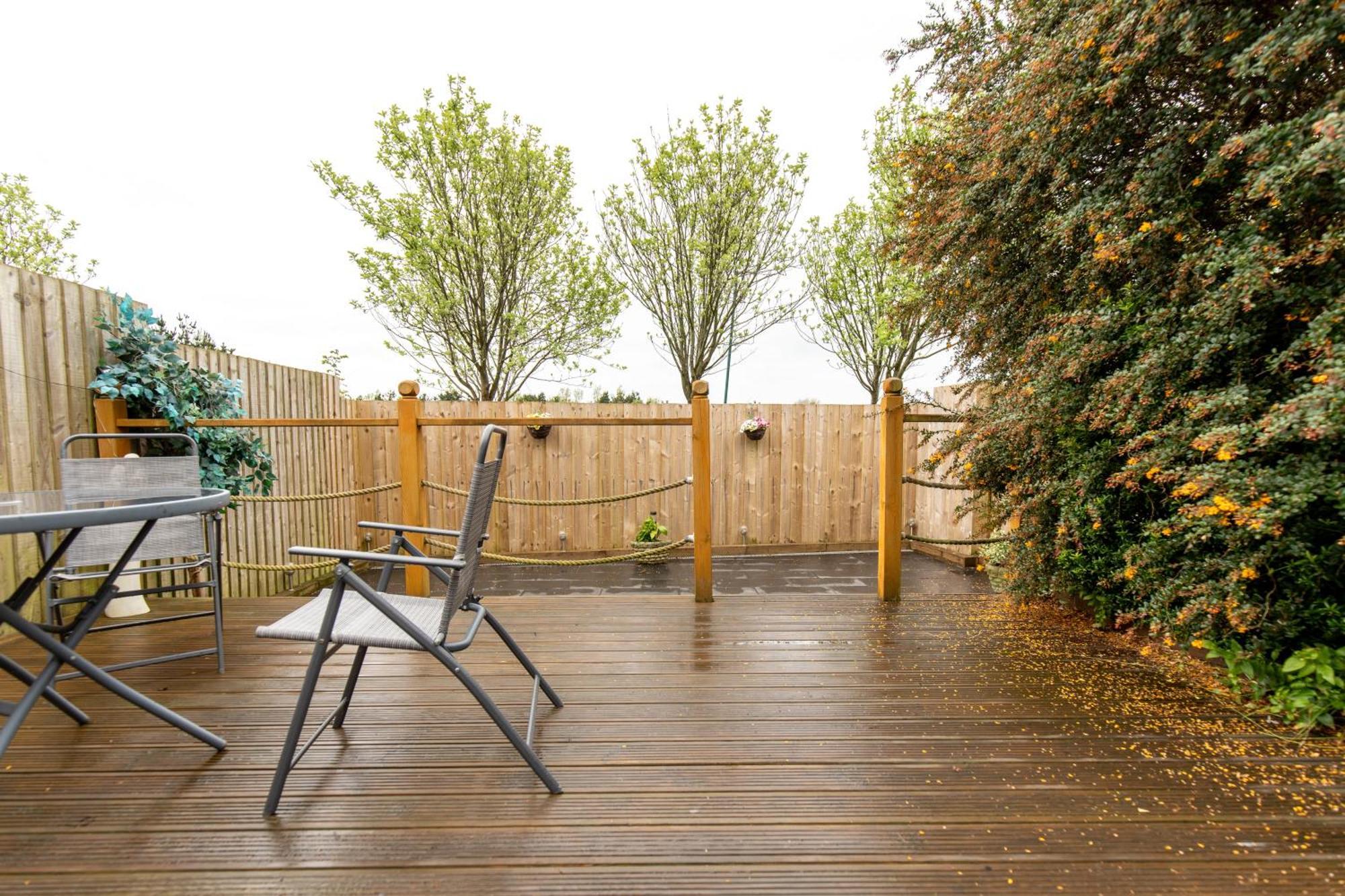 Comfortable And Spacious Superb Holiday Home In Llanelli, Dog Friendly Kültér fotó