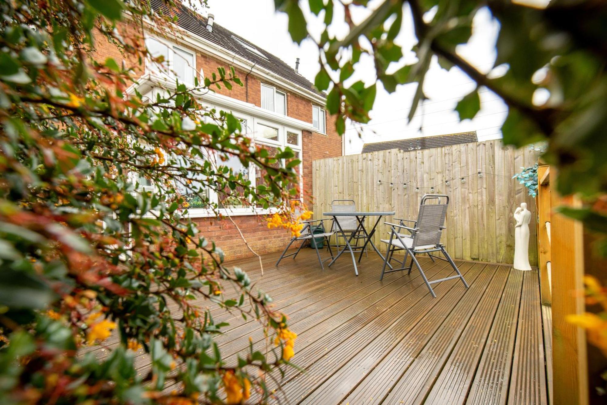 Comfortable And Spacious Superb Holiday Home In Llanelli, Dog Friendly Kültér fotó