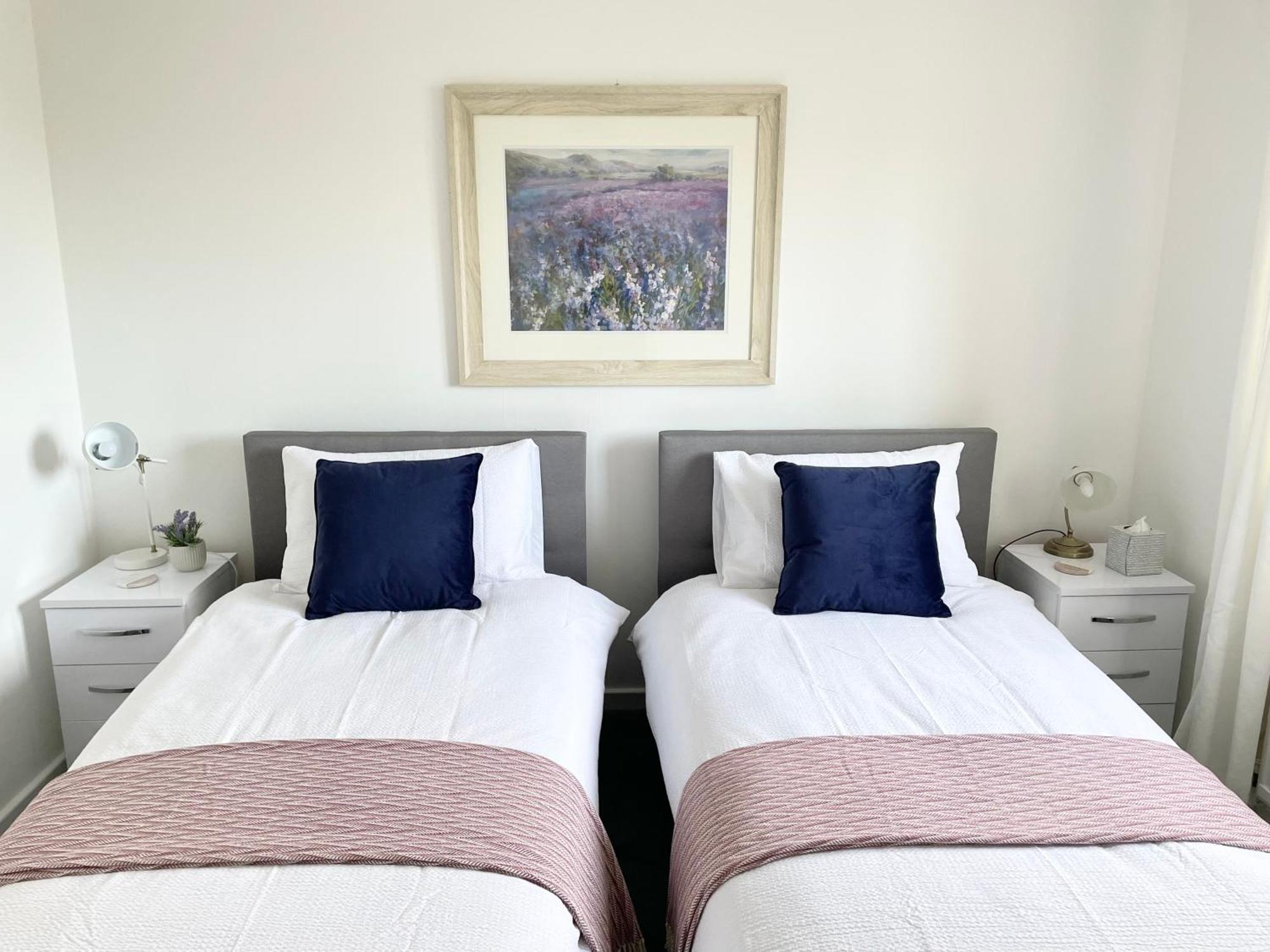 Comfortable And Spacious Superb Holiday Home In Llanelli, Dog Friendly Kültér fotó